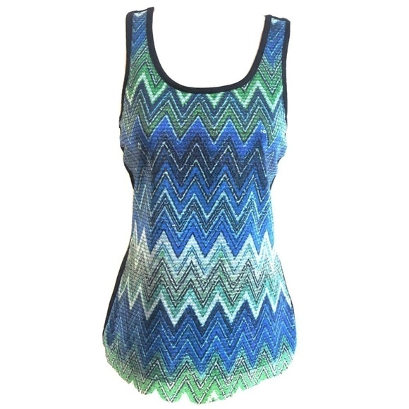 🆕 Chevron stripe scoop neck camisole tank top - Picture 1 of 13
